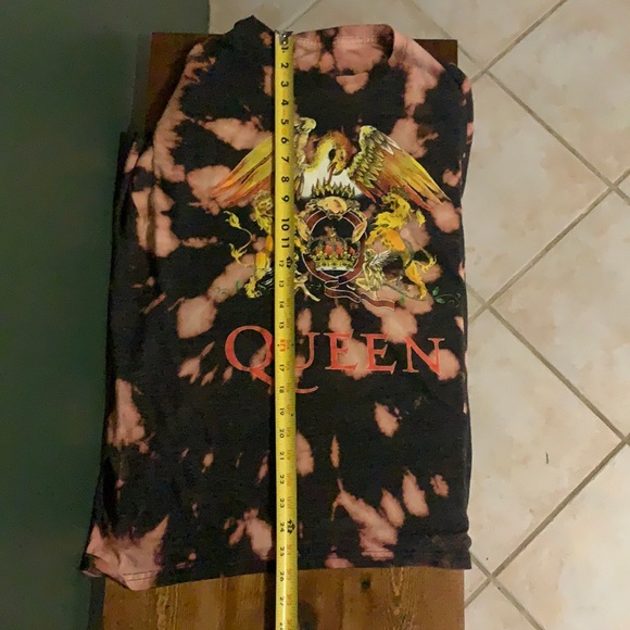 Queen Band Shirt. Bleach Dye. Gray. Large. - Picture 4 of 5